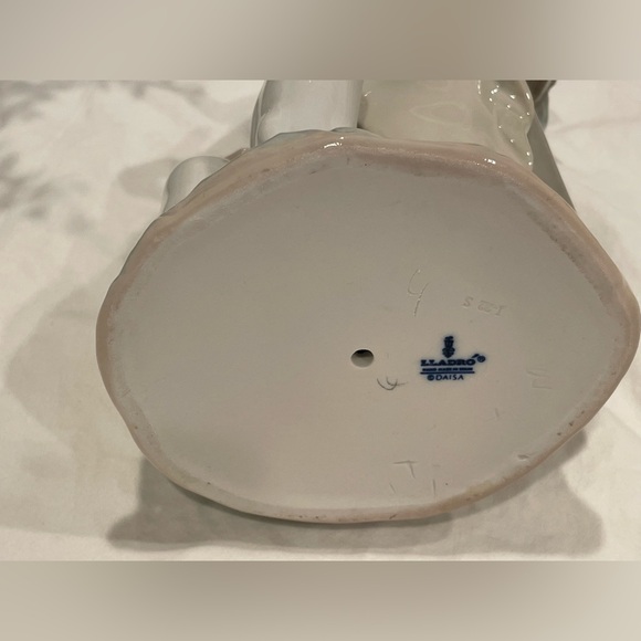 Lladró “Pacing the Ducks” Porcelain Retired Figurine. No Box. - Picture 10 of 12